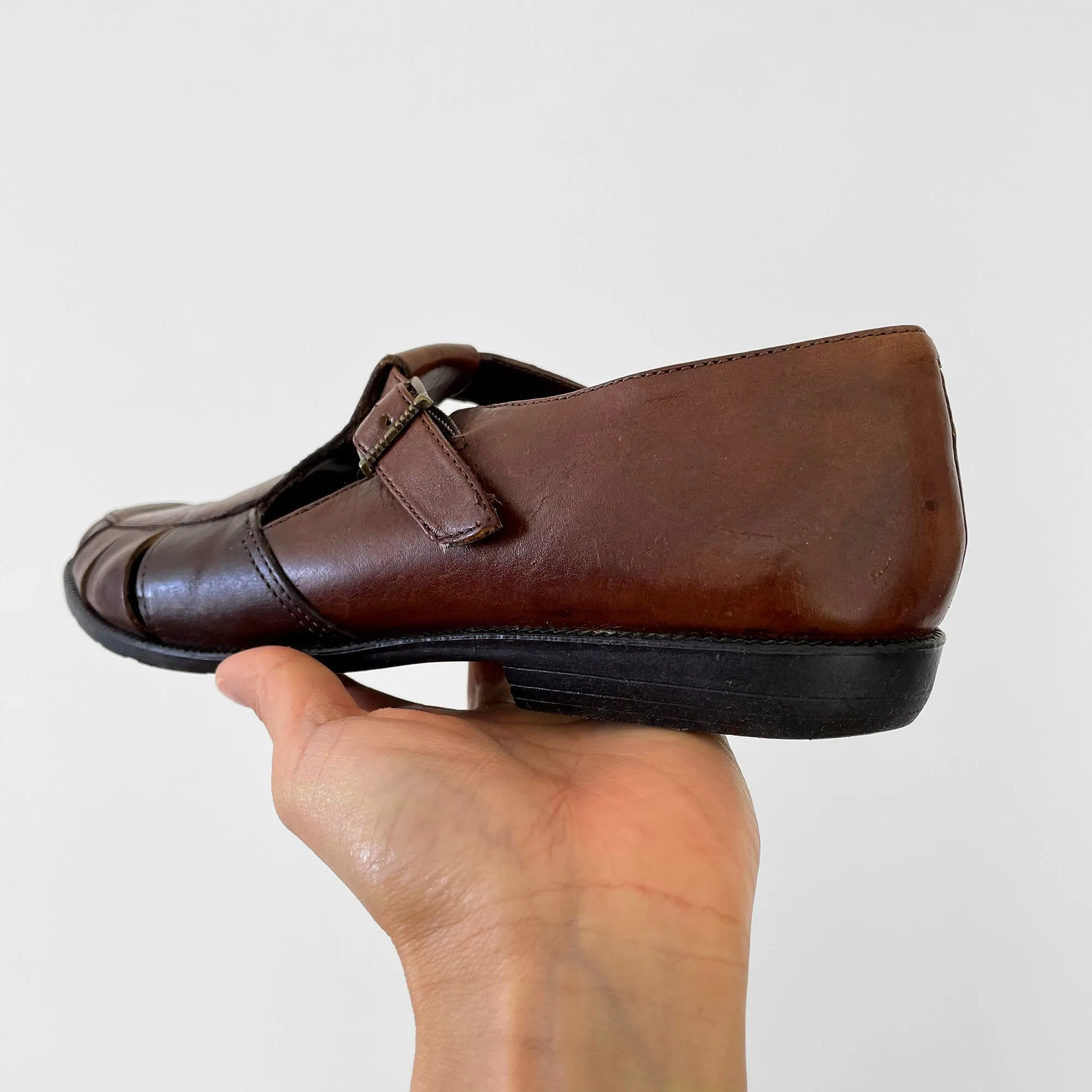 1990s Brown Leather Slip-On Pointed-Toe Flats Shoe