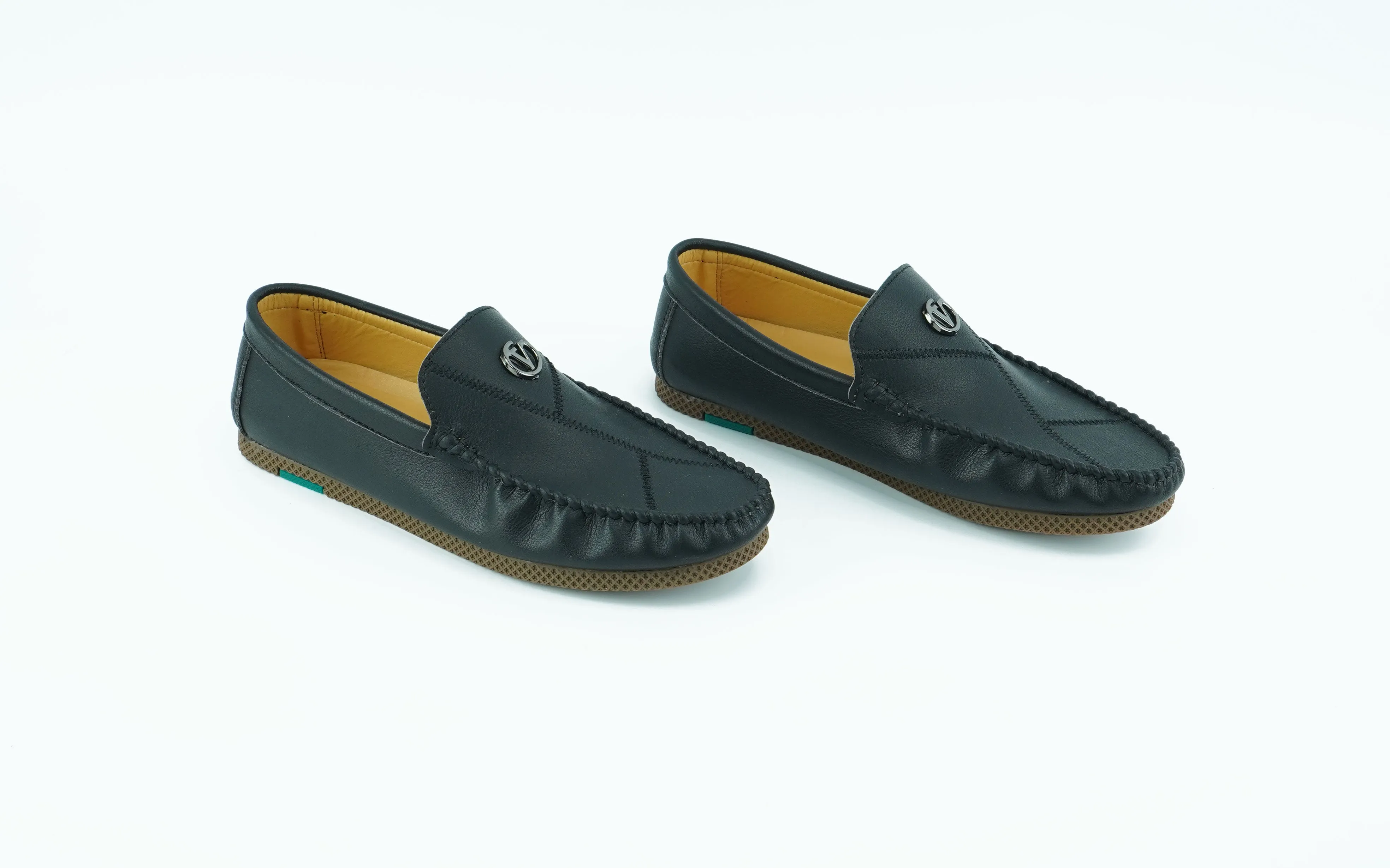 2022 Solid Black loafers for men