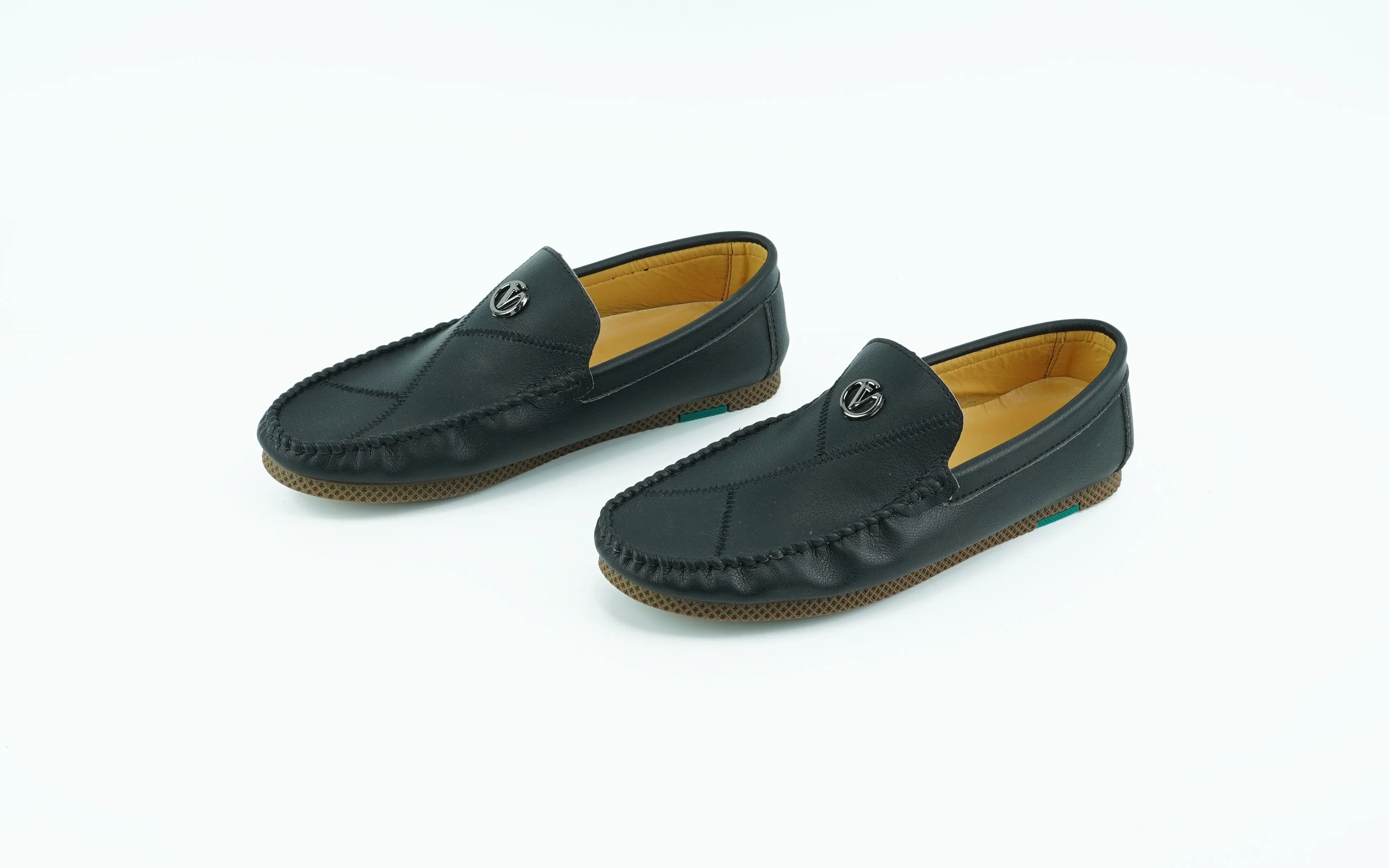 2022 Solid Black loafers for men