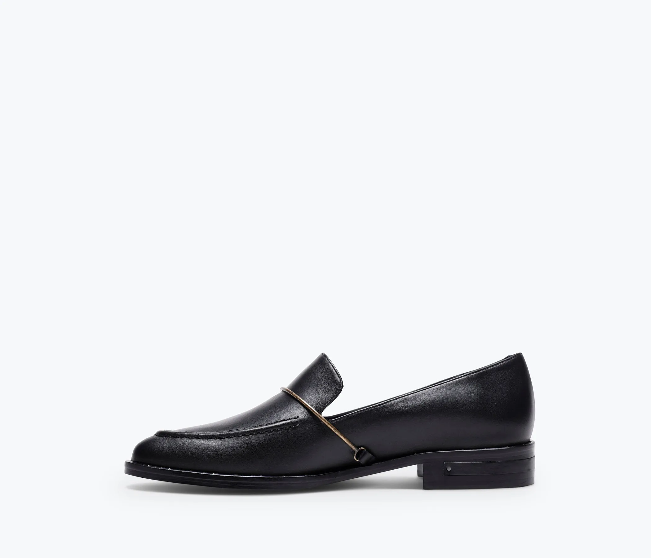 LIGHT HALO LOAFER