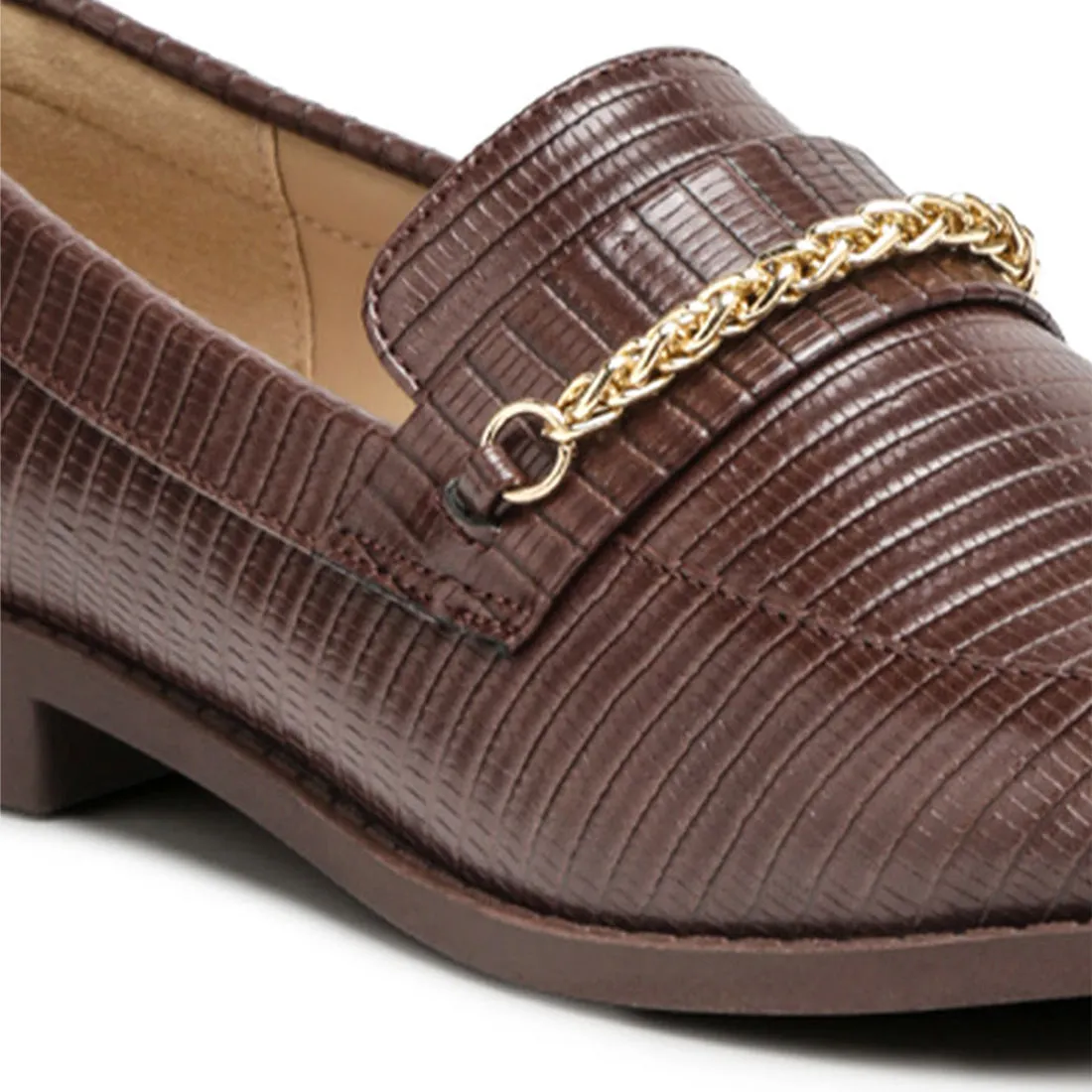 Low Block Loafers Adorned With Golden Chain