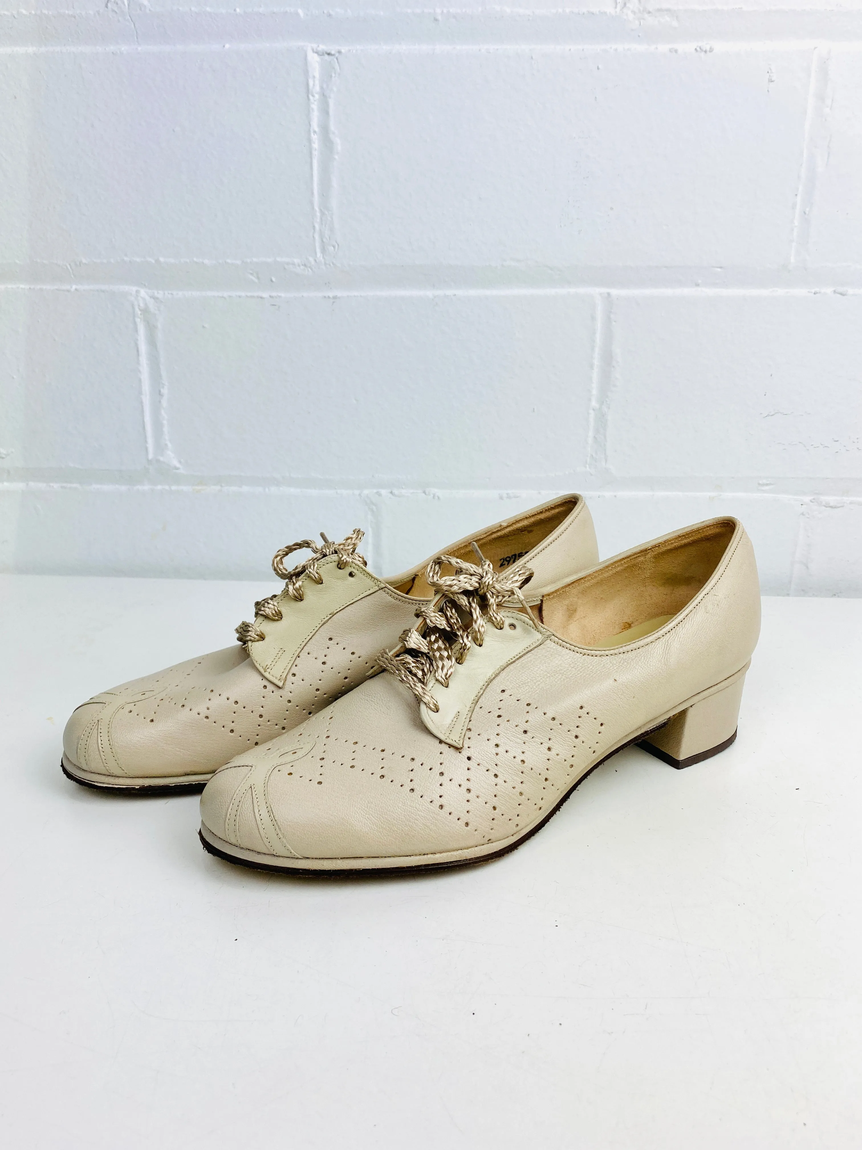 Vintage Deadstock Shoes, Women's 1980s Beige Leather Cuban Heel Oxfords, NOS, 1084