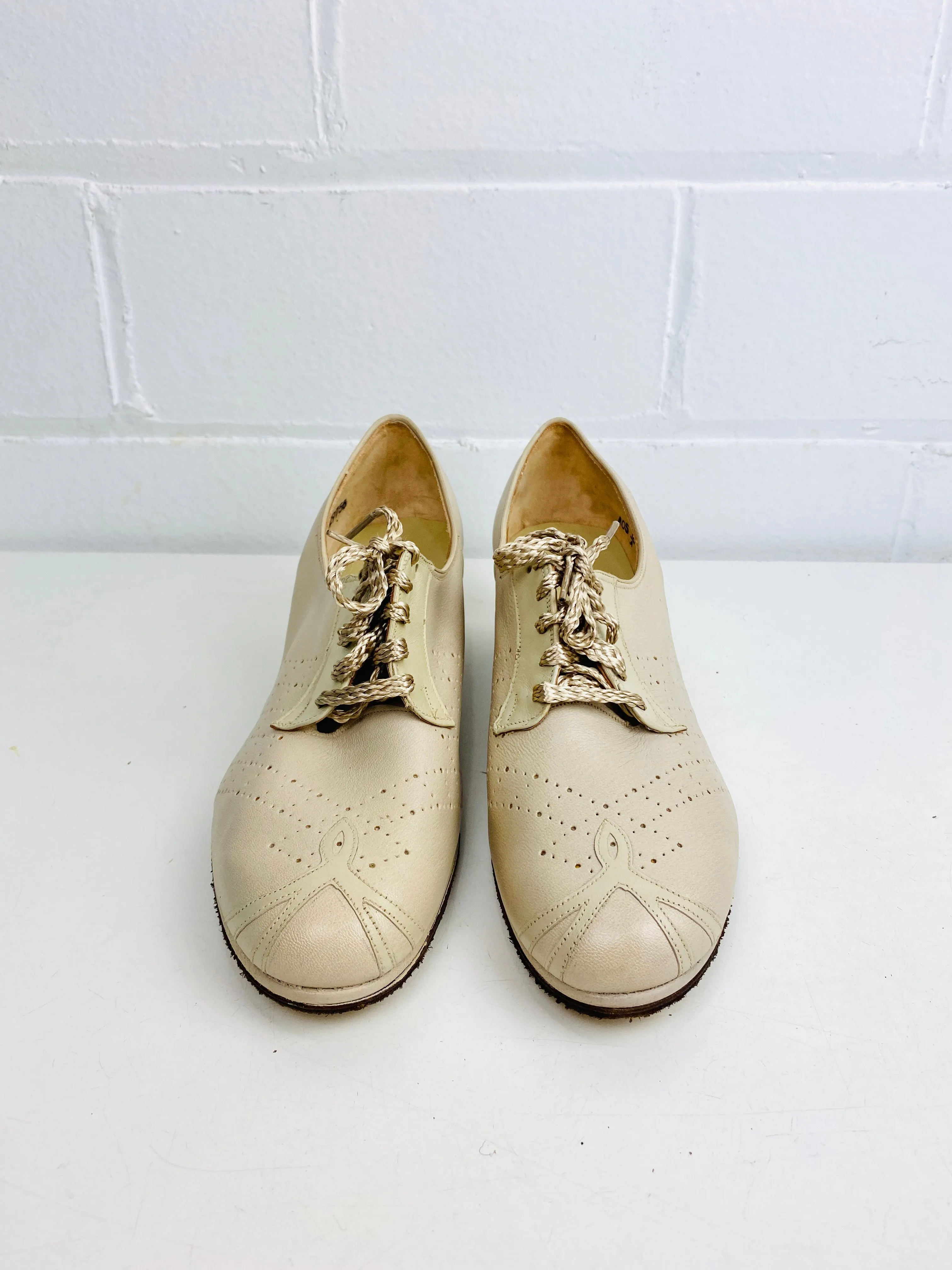 Vintage Deadstock Shoes, Women's 1980s Beige Leather Cuban Heel Oxfords, NOS, 1084