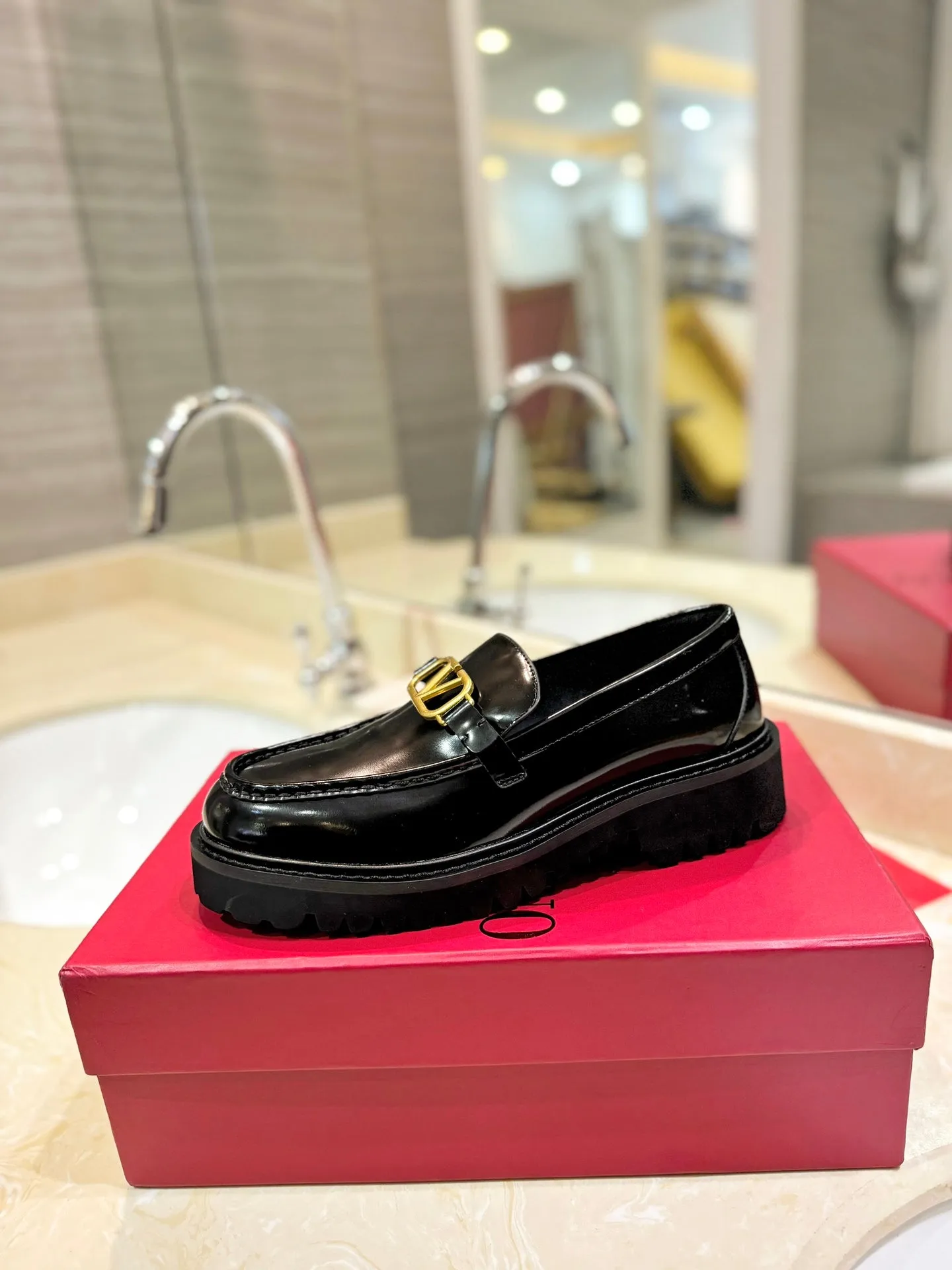 Vlogo Signature Black Calfskin Loafer