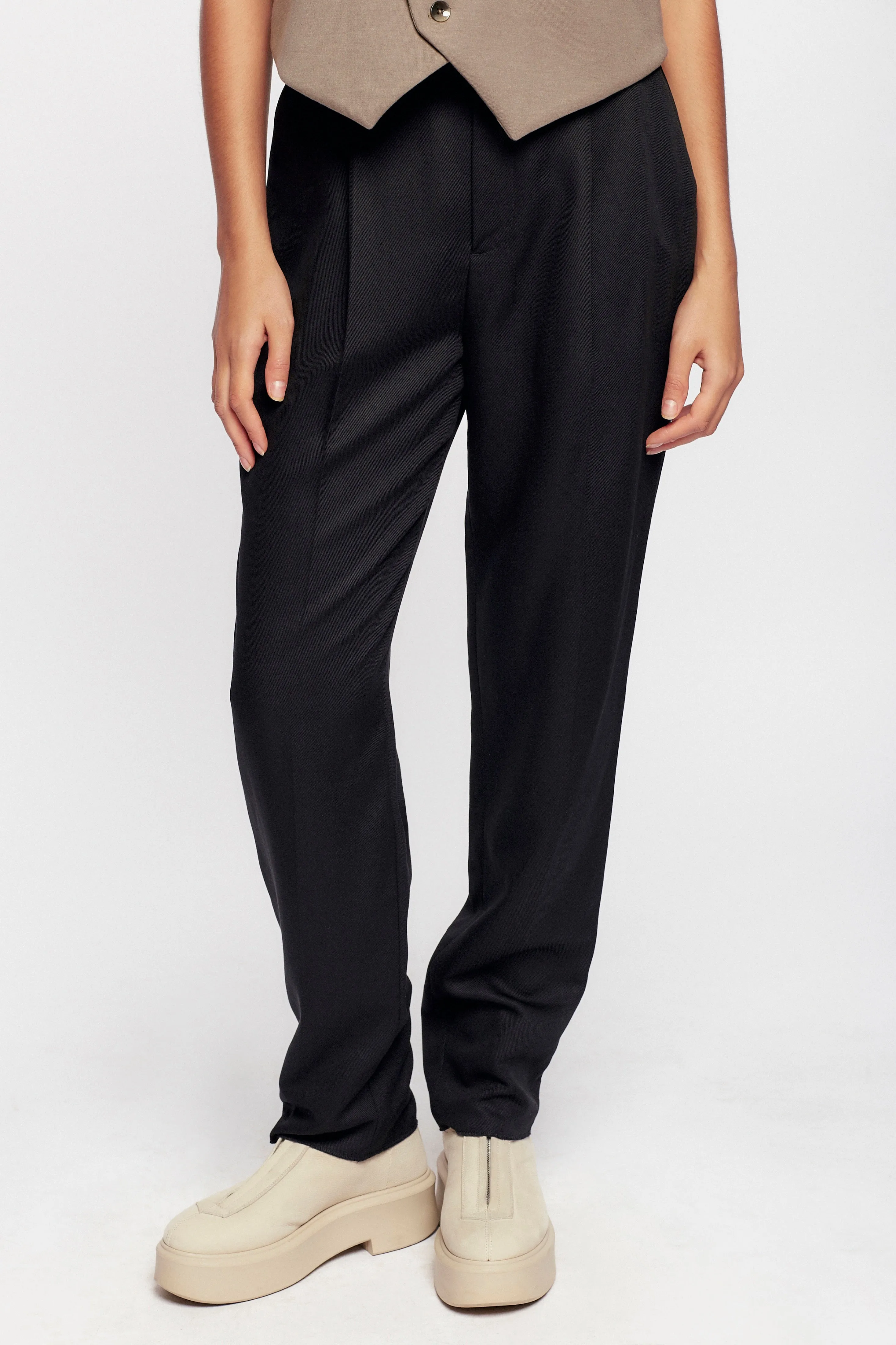 Women's Port Trouser in Black